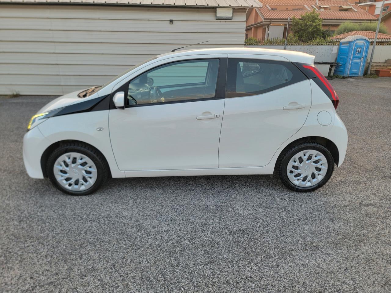 Toyota Aygo Connect x-play MMT 51 mila km! Garanzia