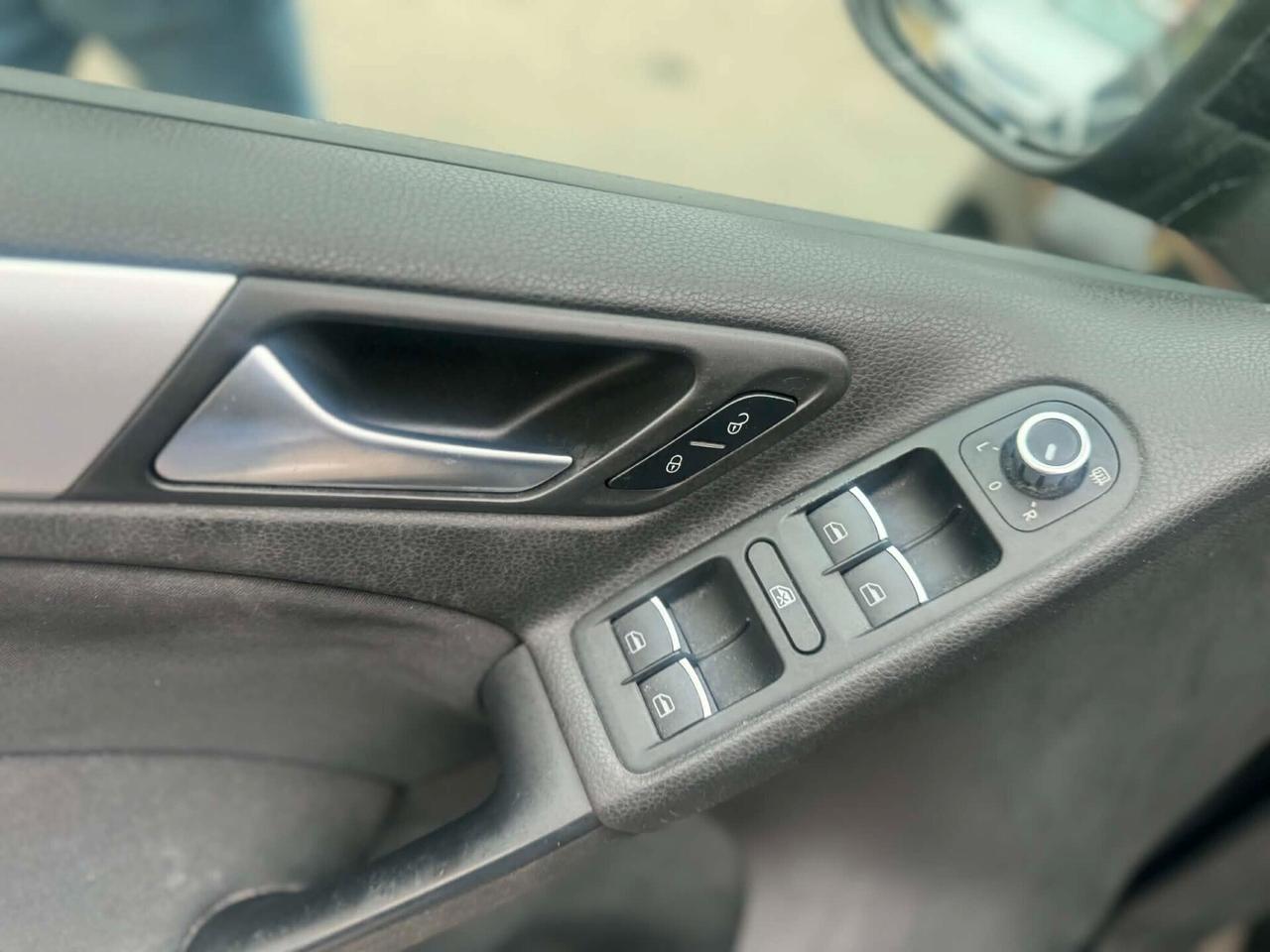 Volkswagen Golf Anno 2010 1.6 Benz/GPL