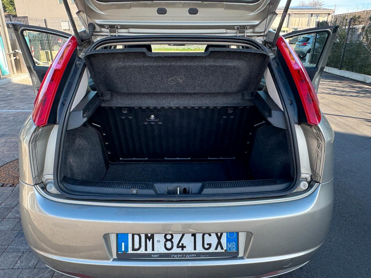 Fiat Grande Punto 1.2 5 porte Active con soli 75000km