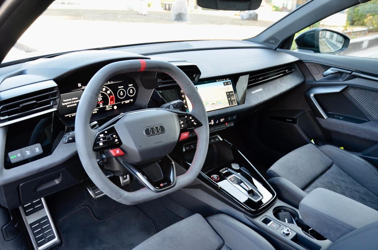 AUDI RS3 SPORTBACK 2.5 TFSI QUATTRO 400cv S-TRONIC, PARI AL NUOVO, UFF ITALIANA, UNICOPROPRIETARIO, GARANZIA AUDI 1/2030, TETTO, MATRIX, SCARICO, PERMUTE