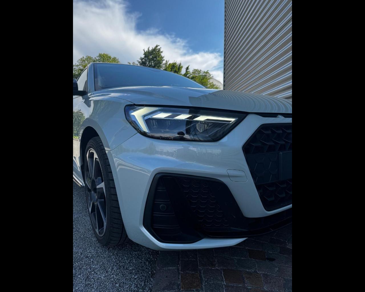 AUDI A1 SPORTBACK 30 TFSI S-TRONIC S-LINE EDITION