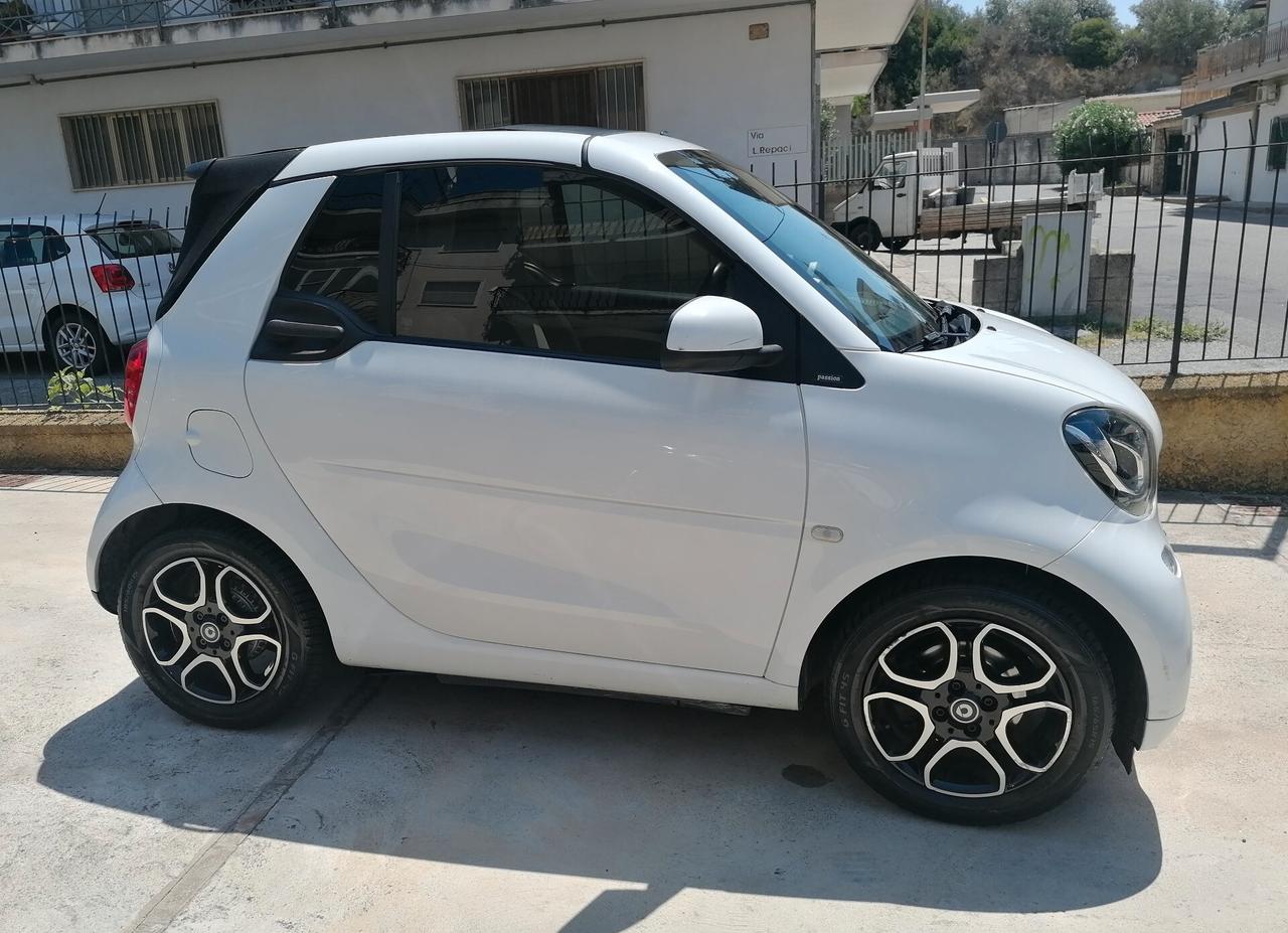 Smart ForTwo 70 1.0 cabrio Passion Navy