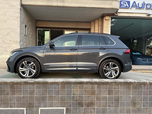 VOLKSWAGEN Tiguan 2.0 TDI 150 CV SCR DSG R-Line LUCI AMBIENTE