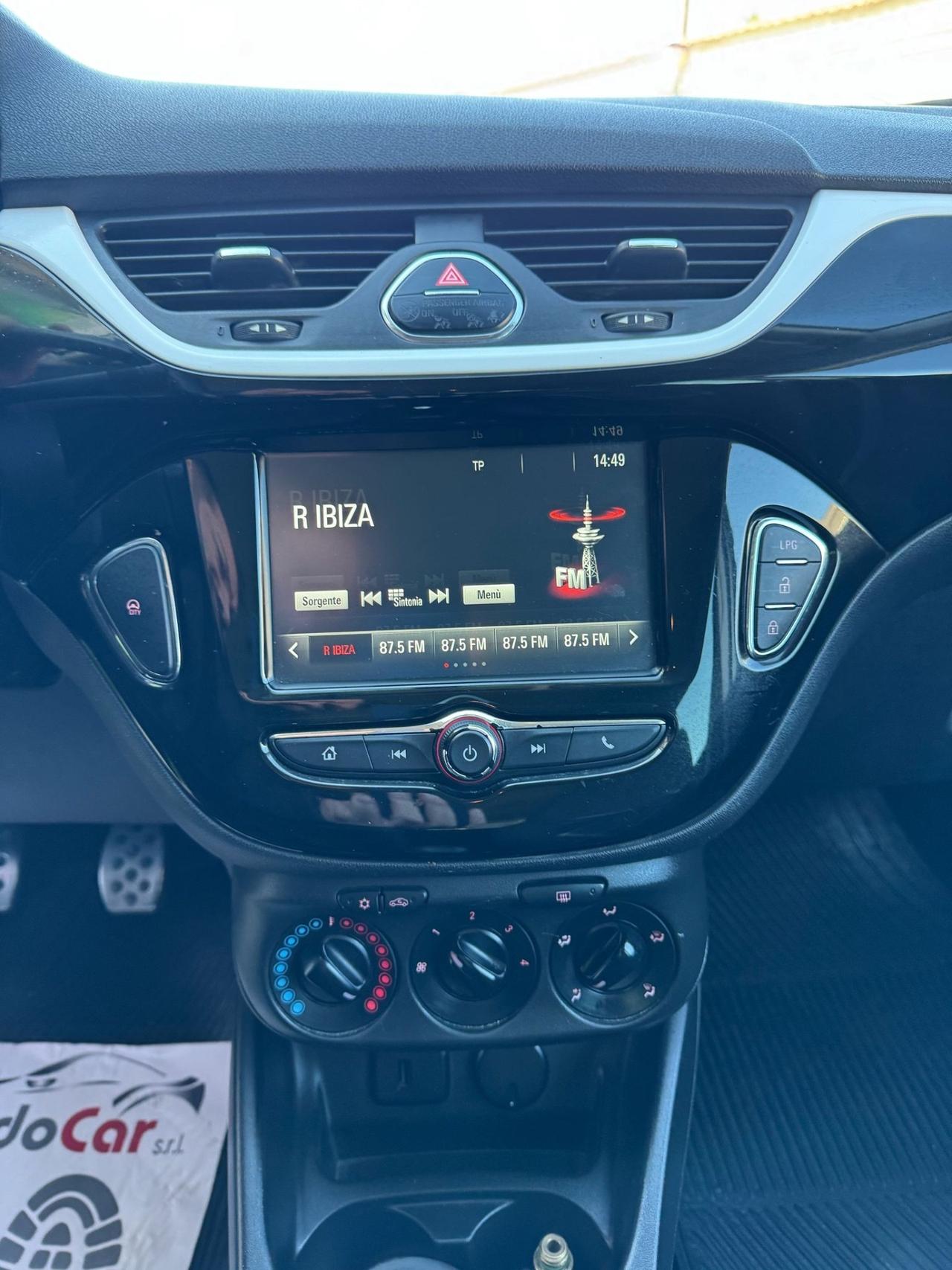 Opel Corsa 1.4 benzina/ GPL