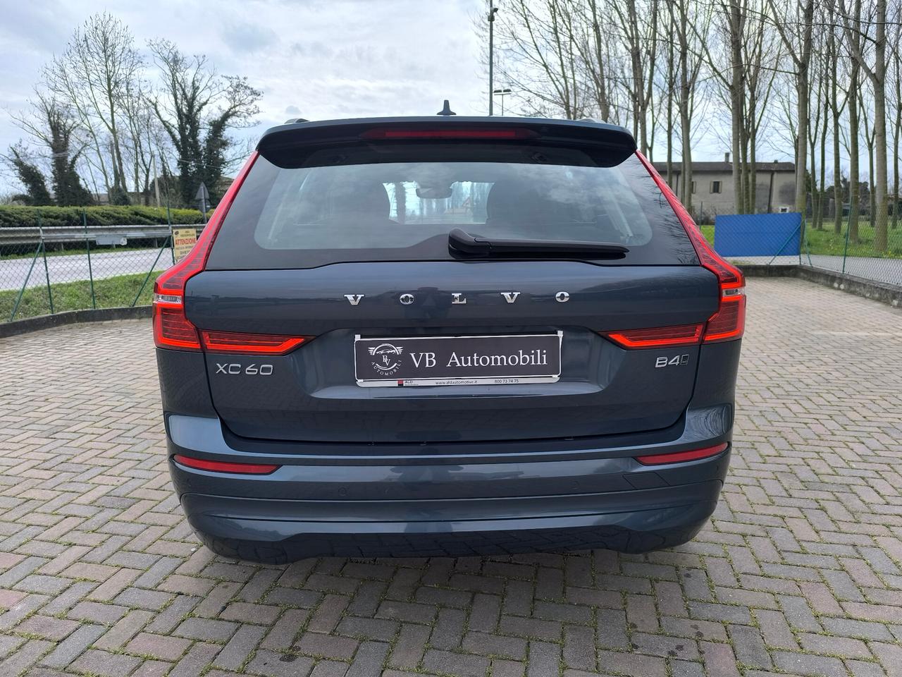 Volvo XC 60 XC60 B4 (d) AWD Geartronic Momentum Pro Sport