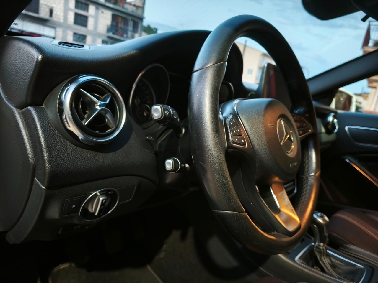Mercedes GLA 200d Sport Petralia Villabate