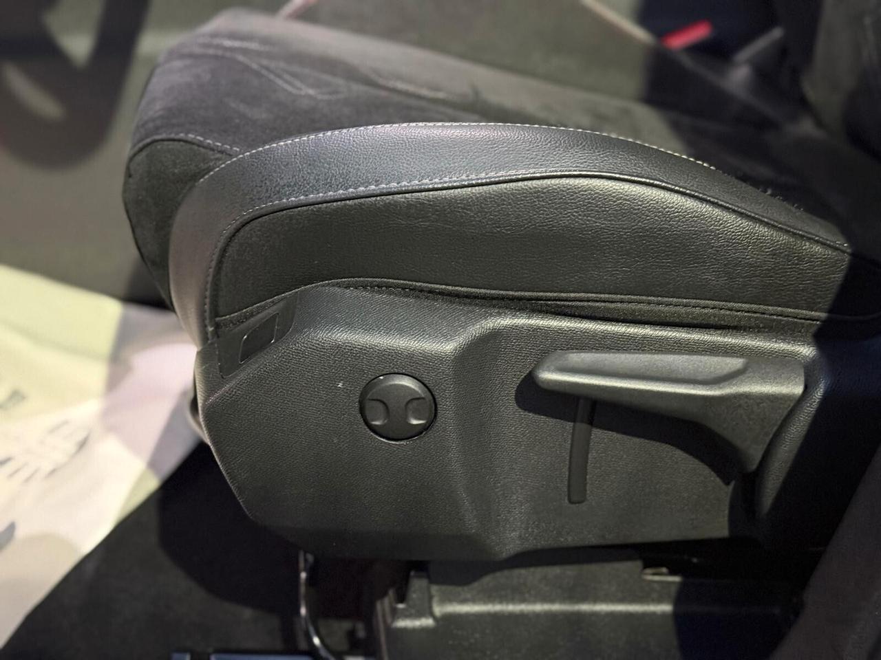 Nuova Ds 7 BlueHDi 130 aut. Performance Line Laser Led