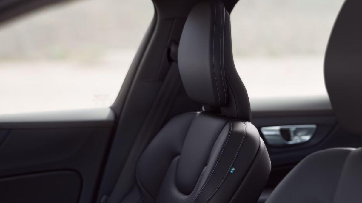 VOLVO V60 B4 Mild Hybrid Automatico Plus Dark
