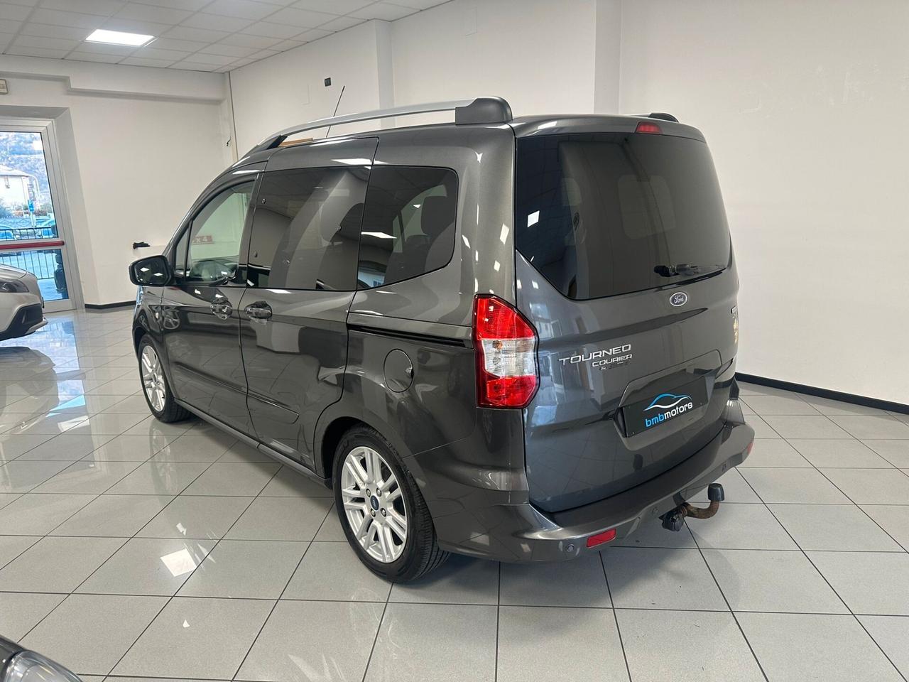 Ford Tourneo Courier 1.0 EcoBoost 100 CV Titanium
