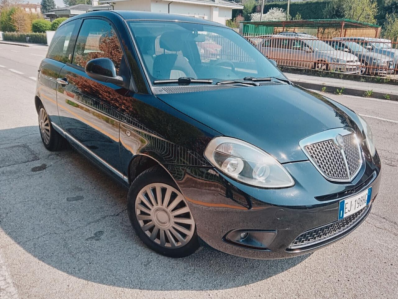 Lancia Ypsilon 1.4 Platino Ecochic GPL