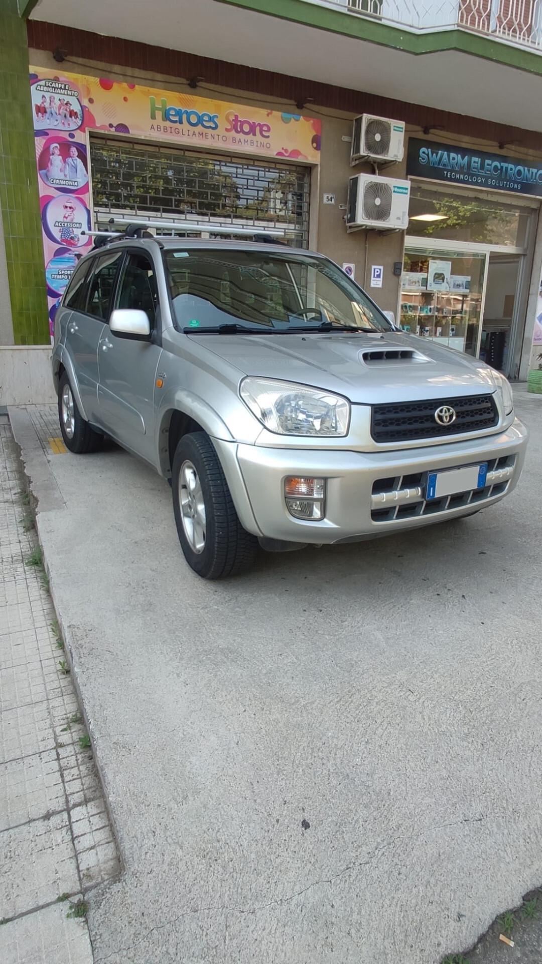 Toyota RAV 4 RAV4 4x4 2.0 Tdi D-4D cat 5 porte in ottime condizioni