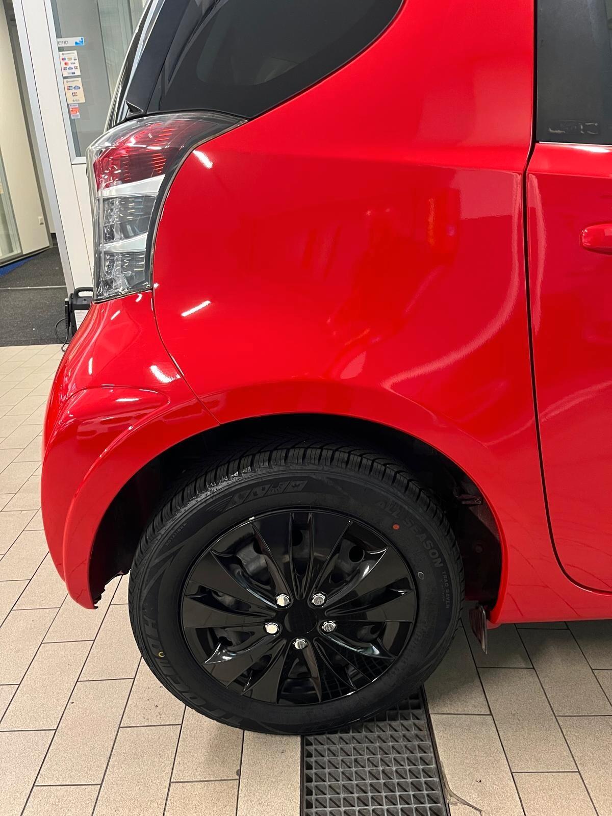 Toyota iQ automatica solo 69000km garanzia