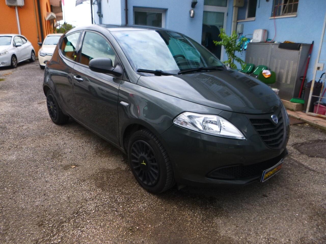 Lancia Ypsilon 1.2 69 CV 5 porte Elefantino,NEOPATENTATI