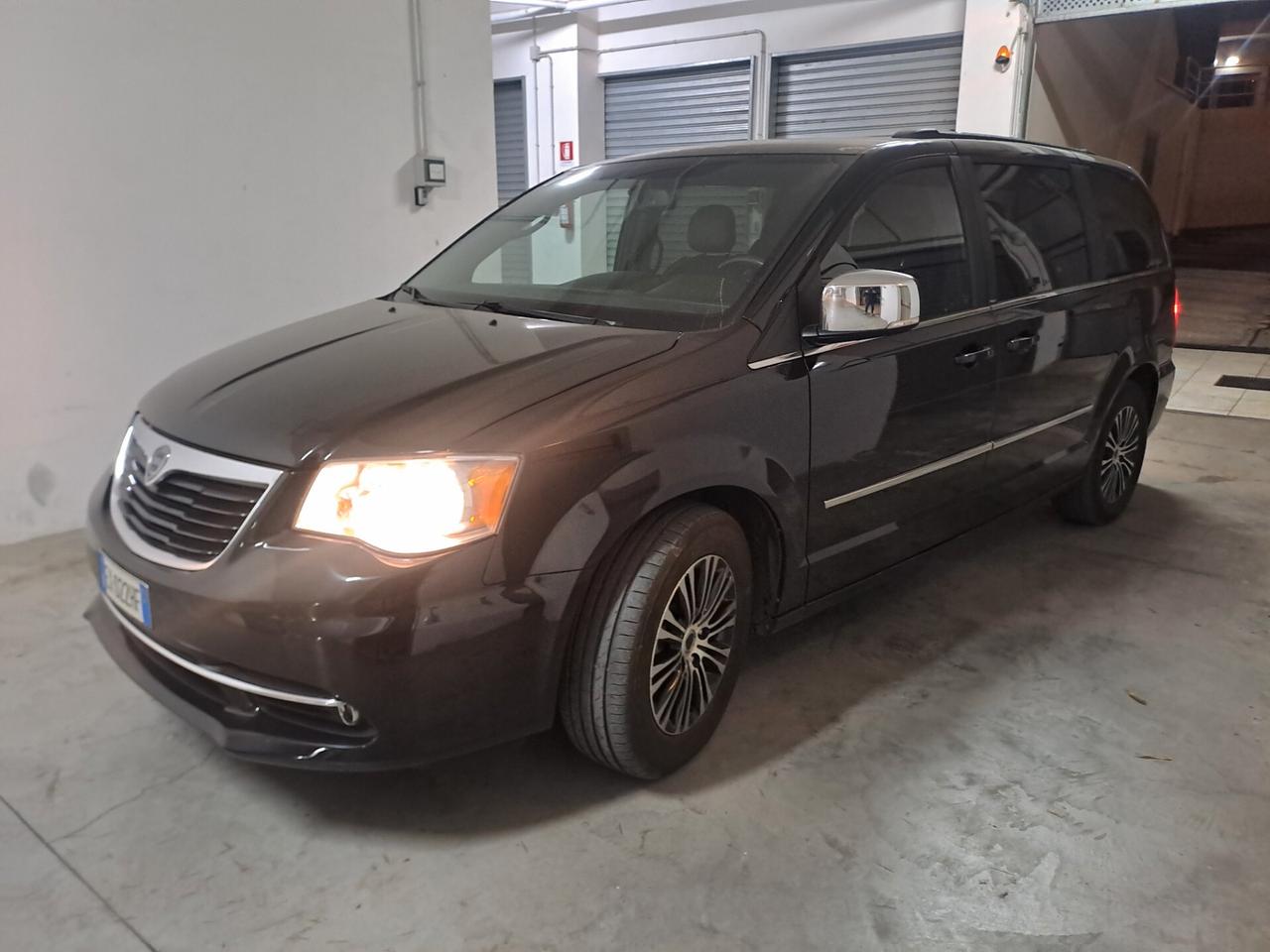 Lancia Voyager 2.8 Turbodiesel S 177 CV