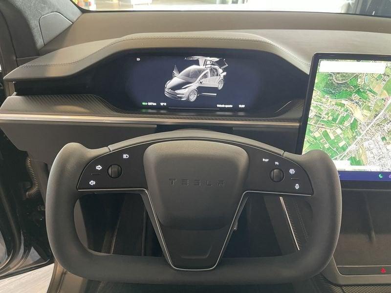 Tesla Model X Plaid 6 Posti