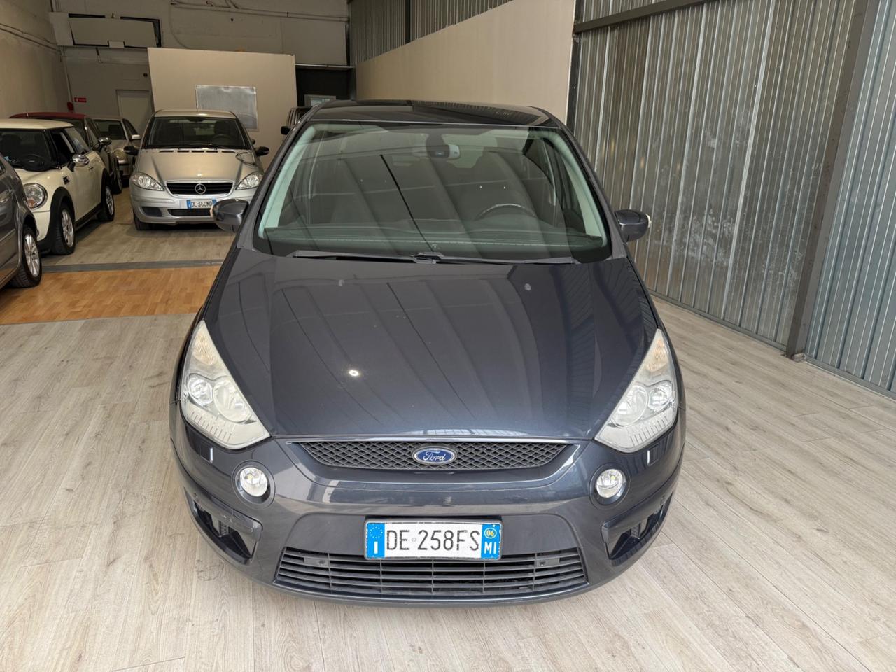 Ford S-Max Titanium