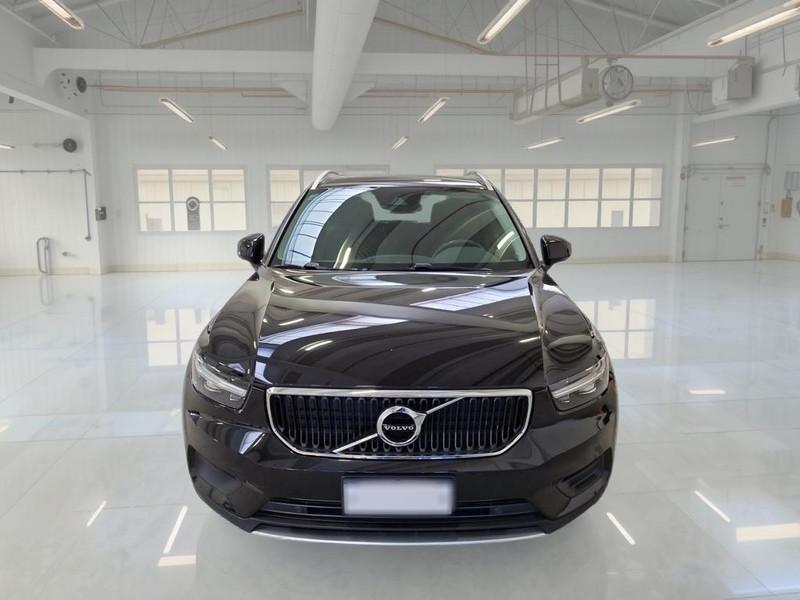 VOLVO XC40 T3 automatico Momentum Pro