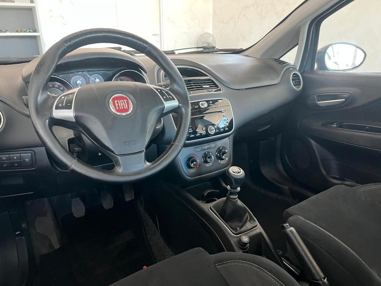 Fiat Punto 1.2 Lounge 2017 69Cv