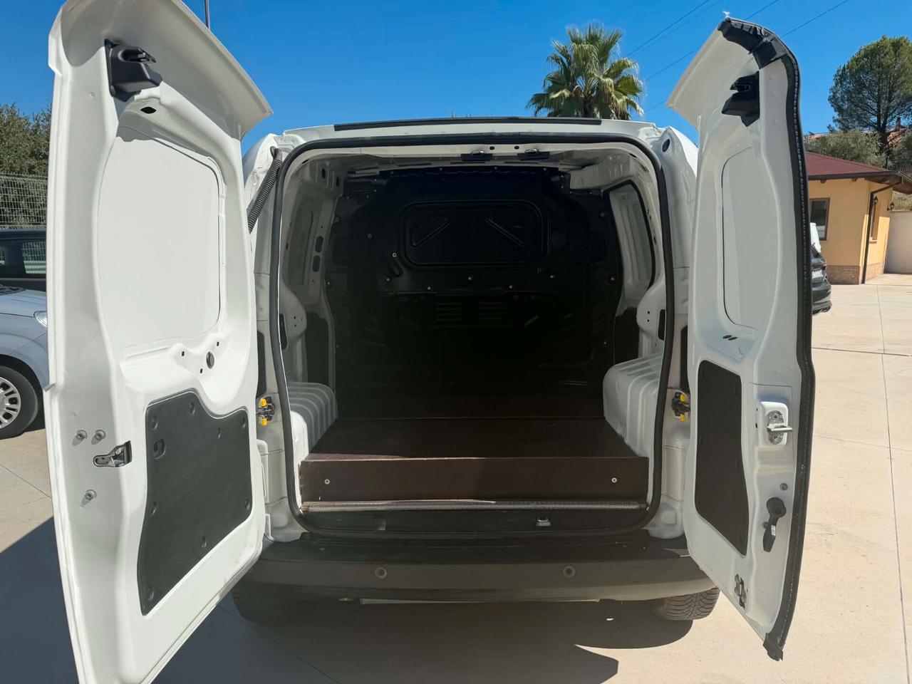 Fiat Fiorino 1.4 8V CNG 70CV Cargo SX