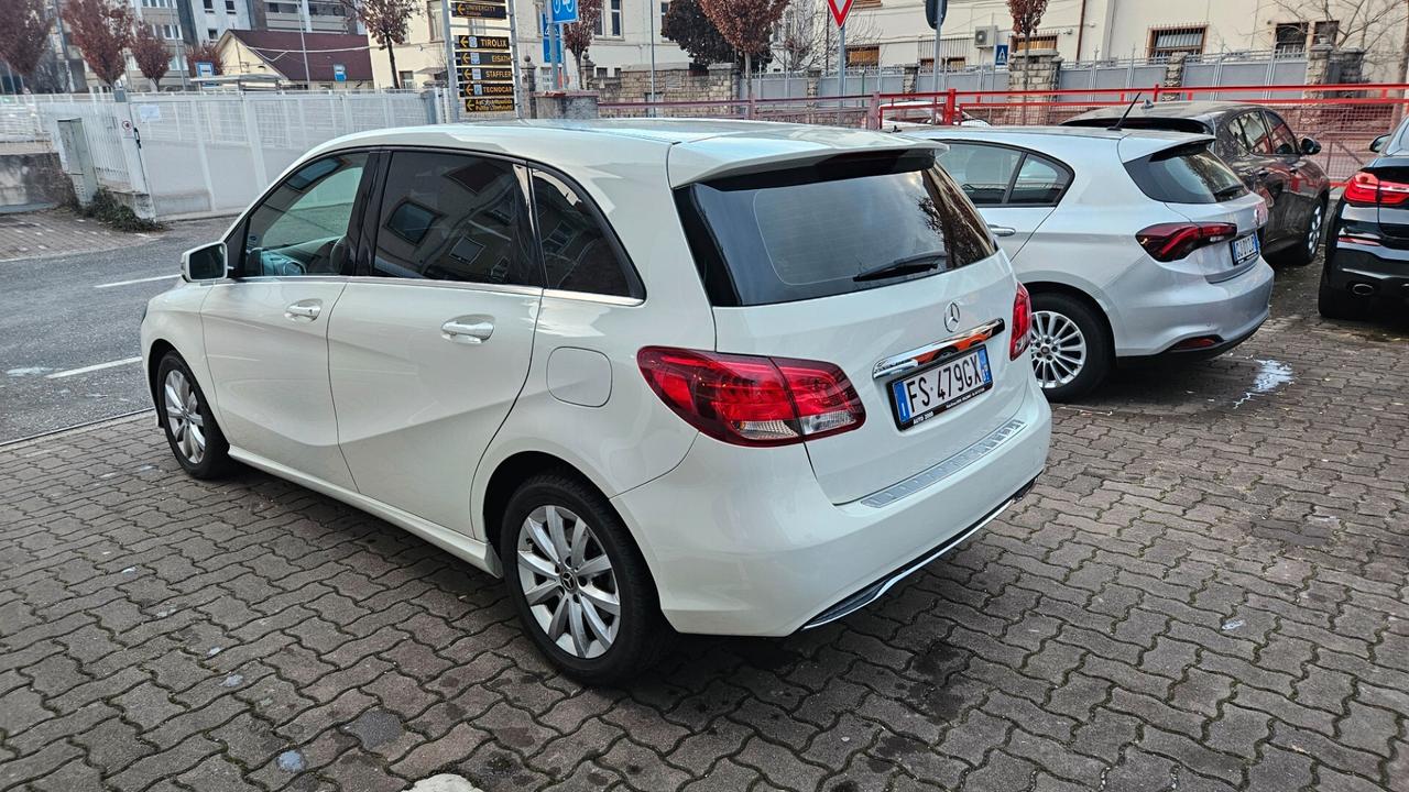 Mercedes-benz B 180 Executive BENZINA-56.000 KM !! NAVY-CAMERA