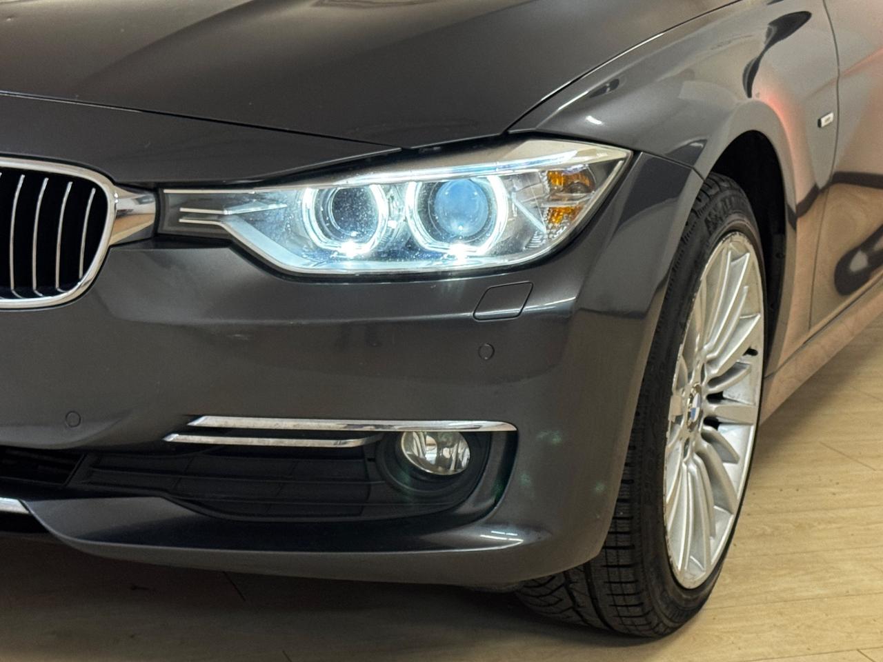 Bmw 320 320d xDrive Touring Luxury-4x4-Garantita-Permute