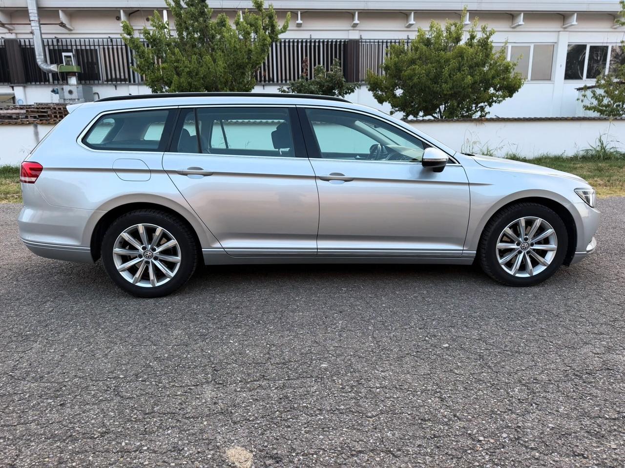 Volkswagen Passat 1.6 TDI DSG AUTOMATICO BlueMotion