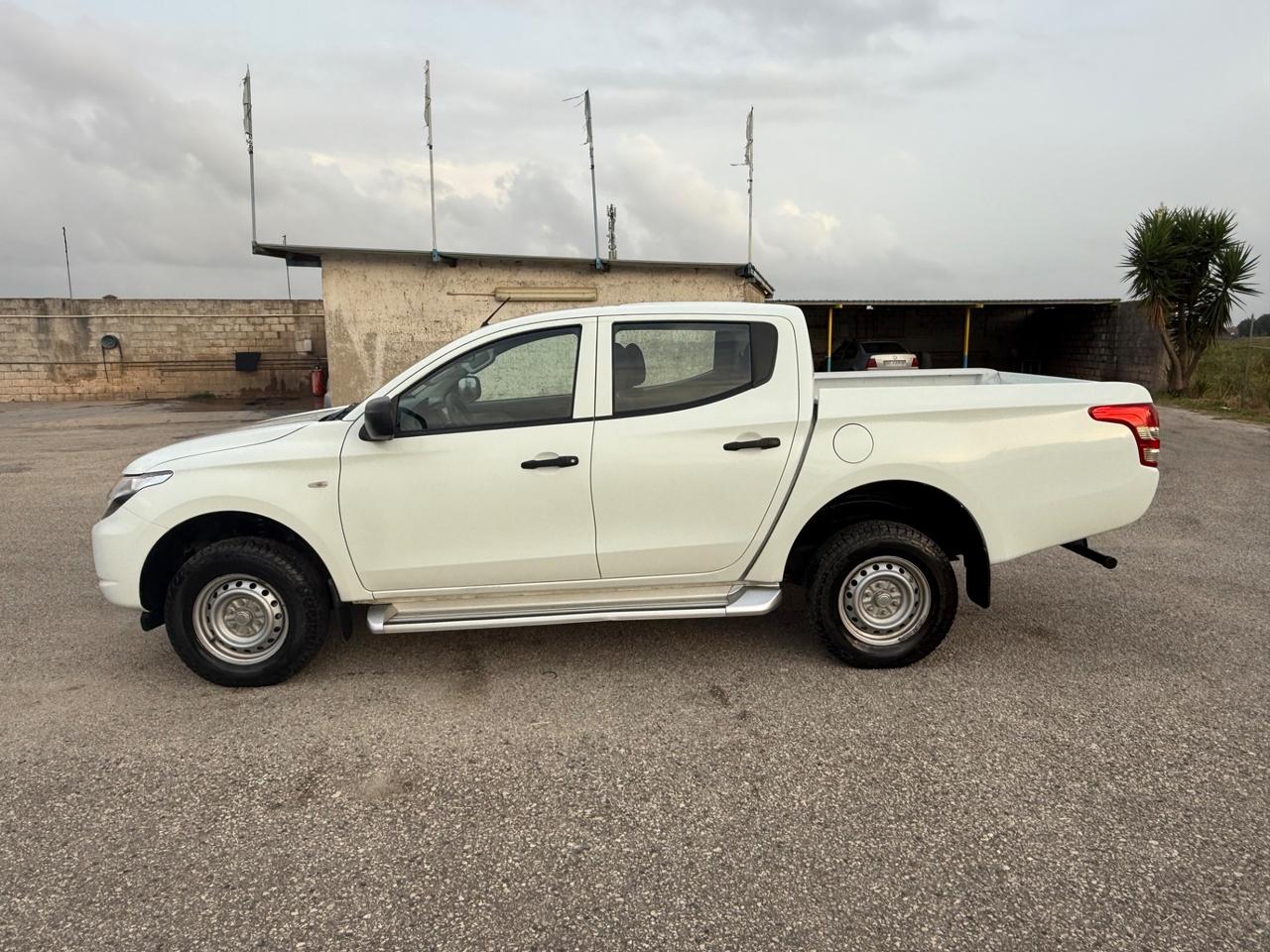 Mitsubishi L200 2.4 DI-D/154CV Club Cab Invite