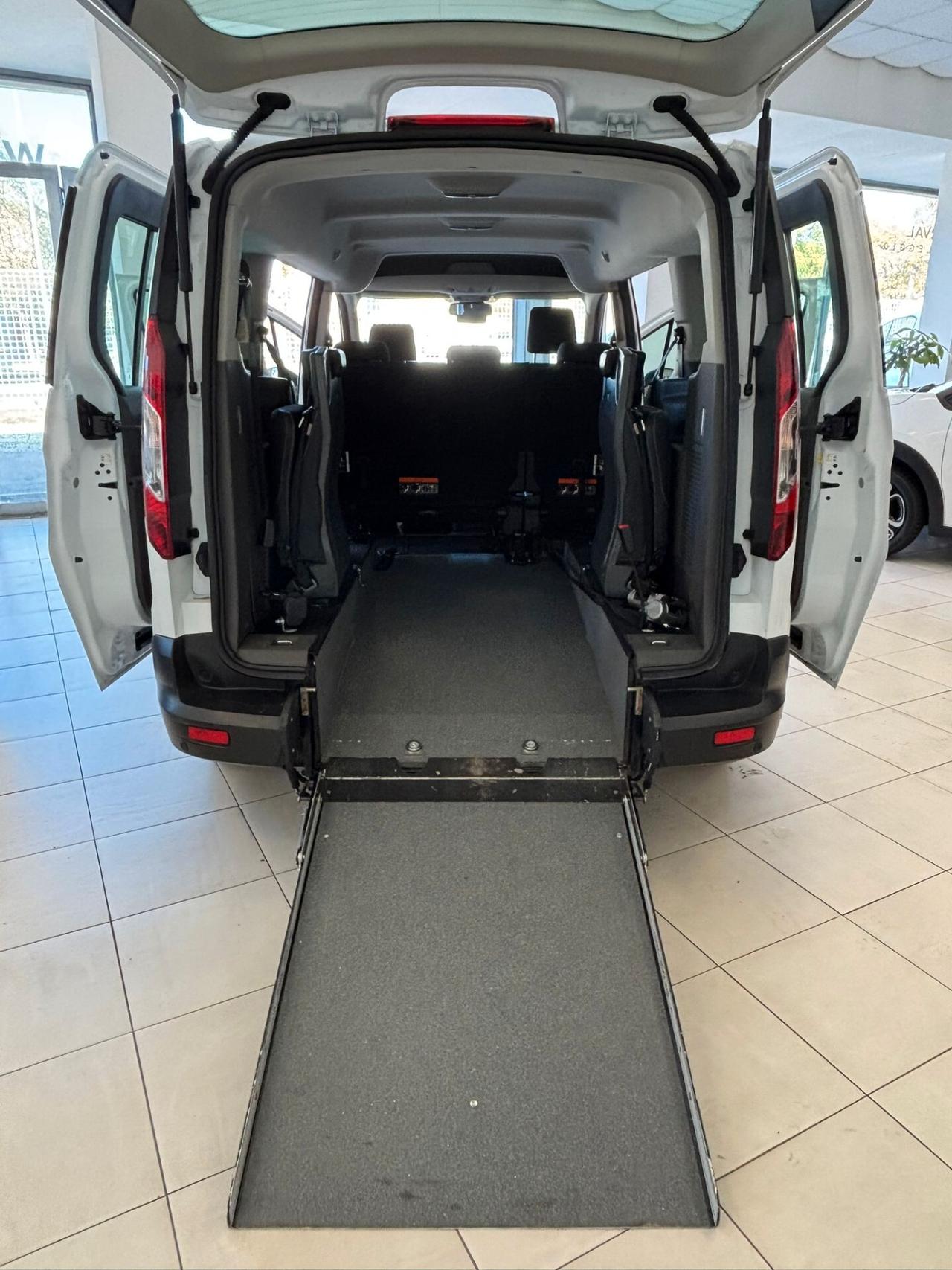 FORD TRANSIT CONNECT TRASPORTO DISABILI 7 POSTI PIANO RIBASSATO