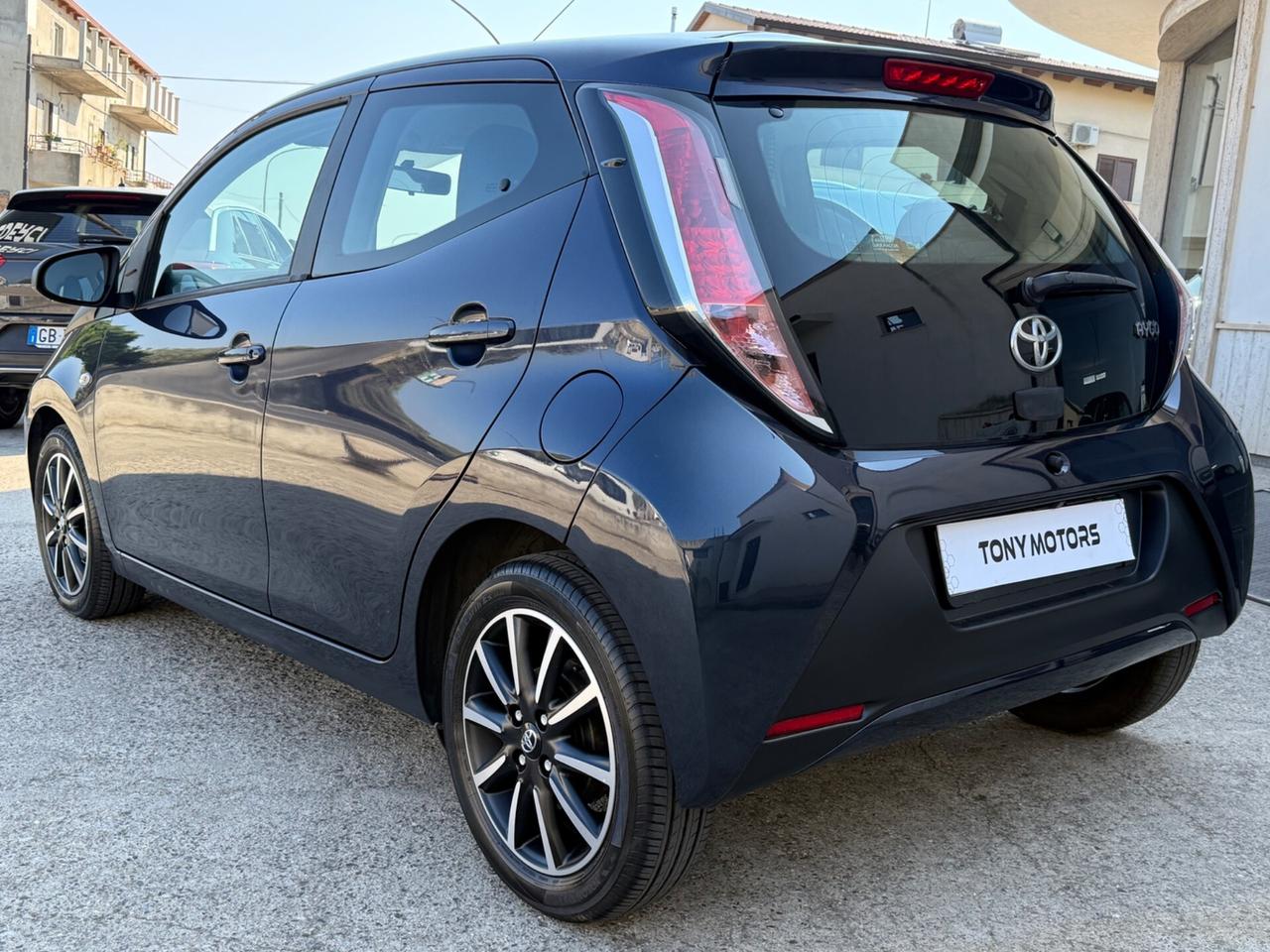 Toyota Aygo 1.0 VVT-i 69 CV 5 porte x-cool