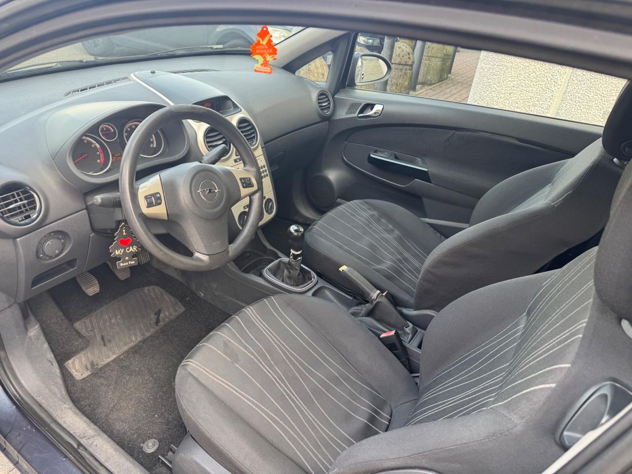 Opel Corsa 1.2 3 porte Club