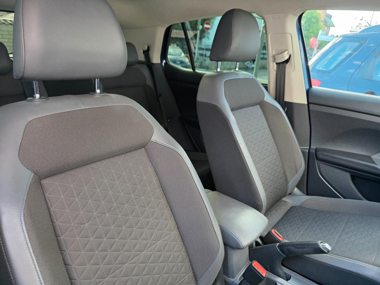 Volkswagen T-Cross R-LINE 1.6 TDI DSG SCR Advanced BMT