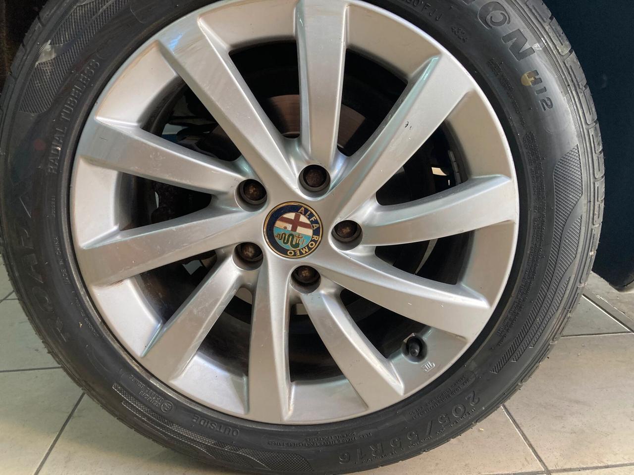 Alfa Romeo Giulietta - IDEALE X NEOPATENTATI - 2011