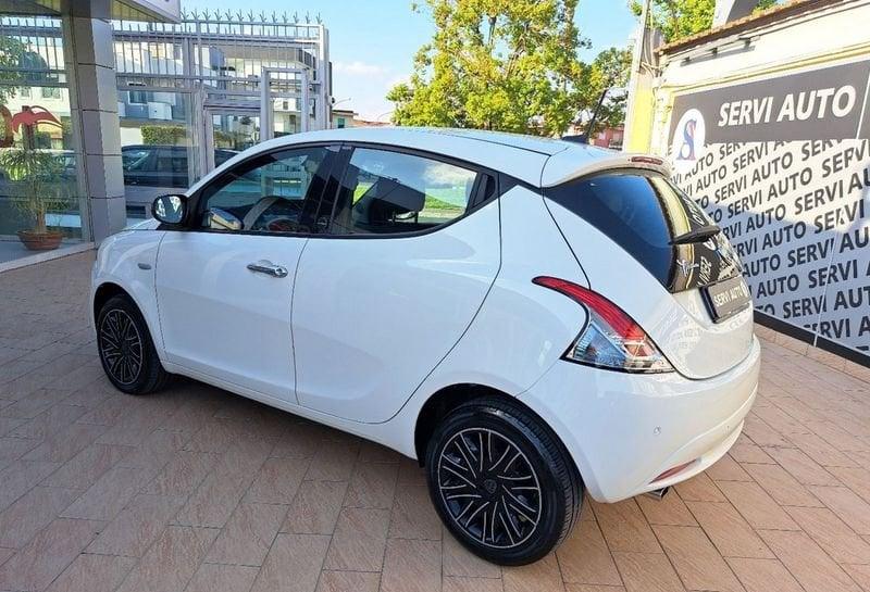 Lancia Ypsilon 1.0 FireFly 5 porte S&S Ecochic Hybrid Gold