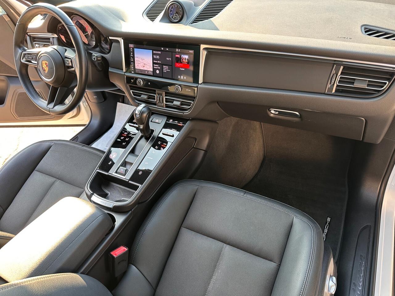 Porsche Macan 2.0 265cv TETTO PANORAMICO / R21 / CAMERA / APPLE CARPLAY