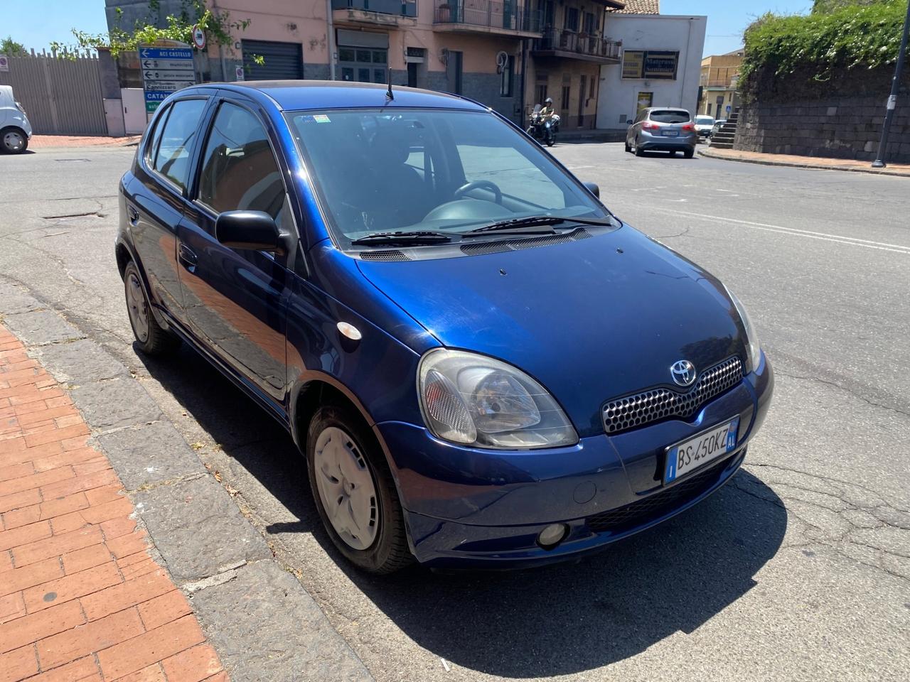 Toyota Yaris 1.3i 16V cat 5 porte Luna