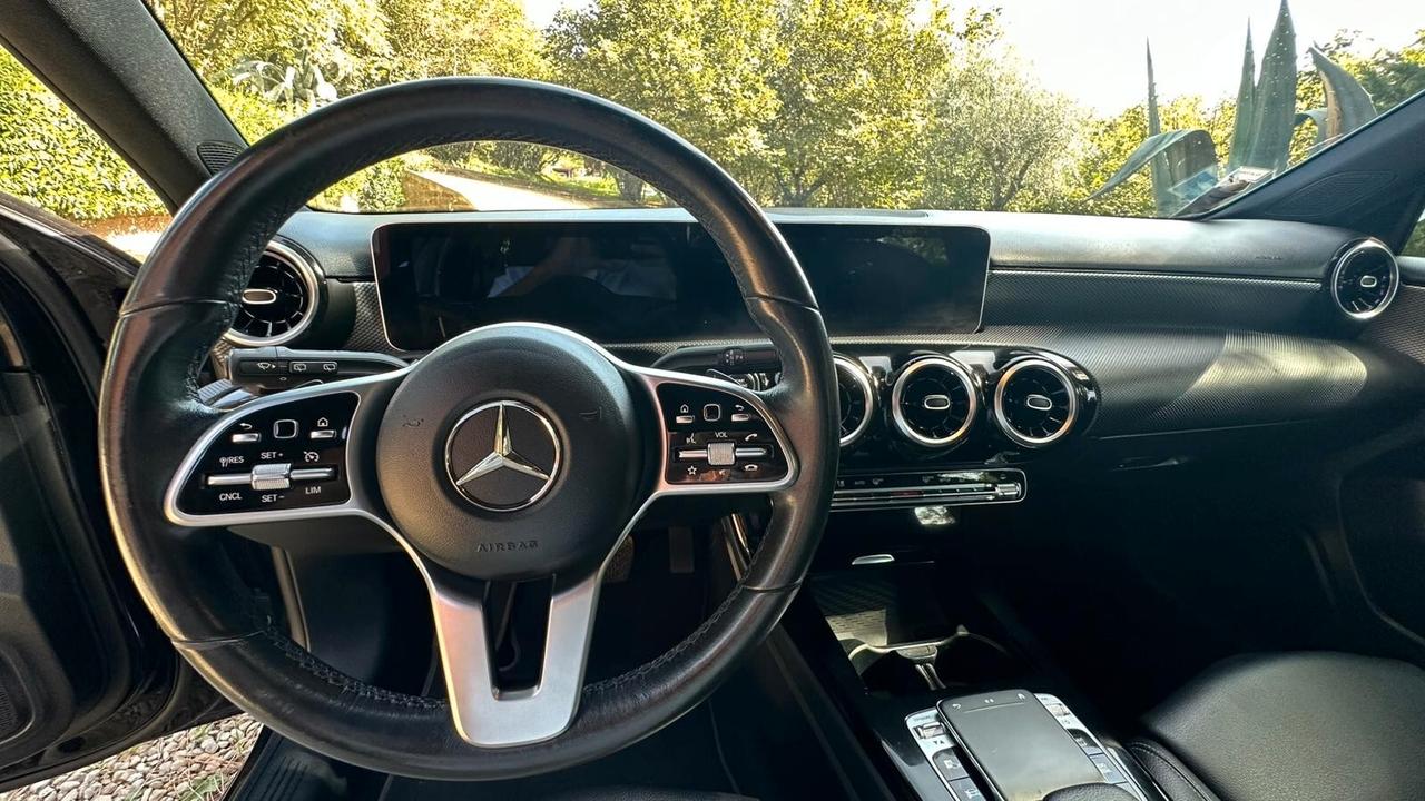 Mercedes-benz A 180 d Automatic Executive AMG 2018 PERFETTA leggi testo