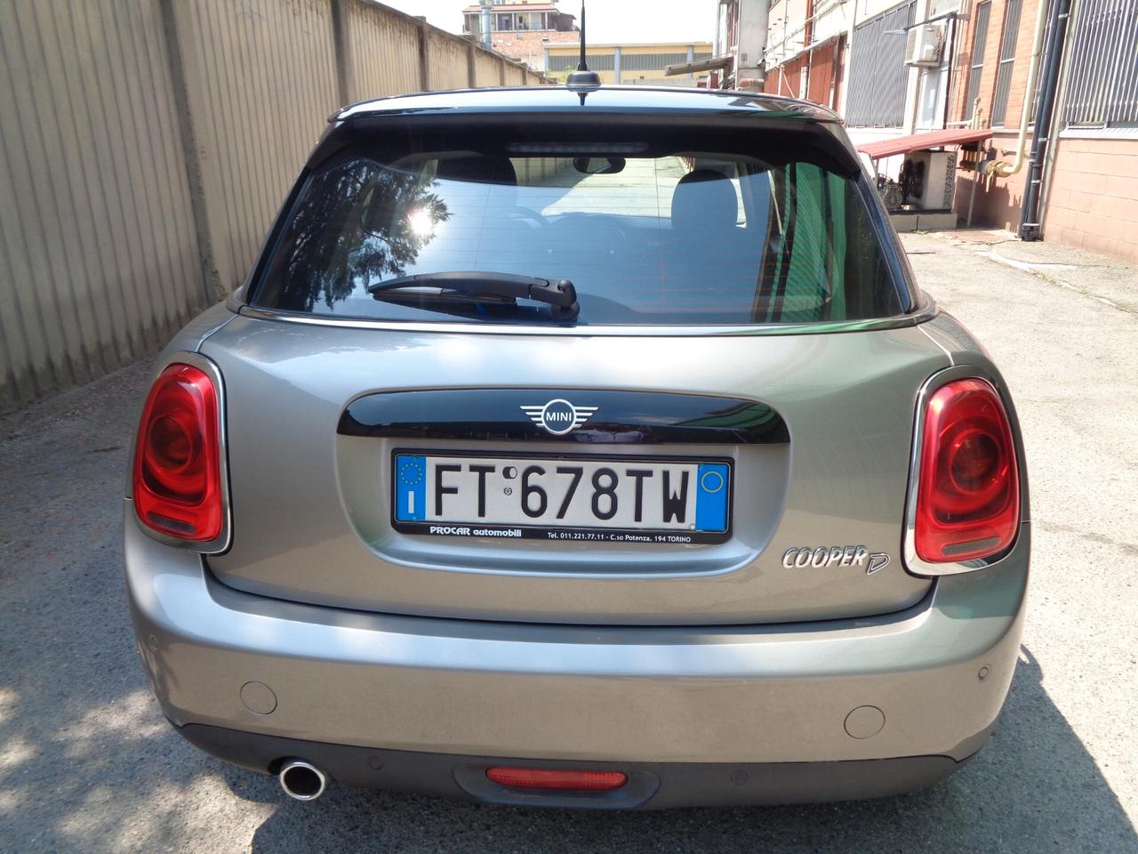 Mini Mini 1.5 Cooper D Business 5 porte AUTOMATICA