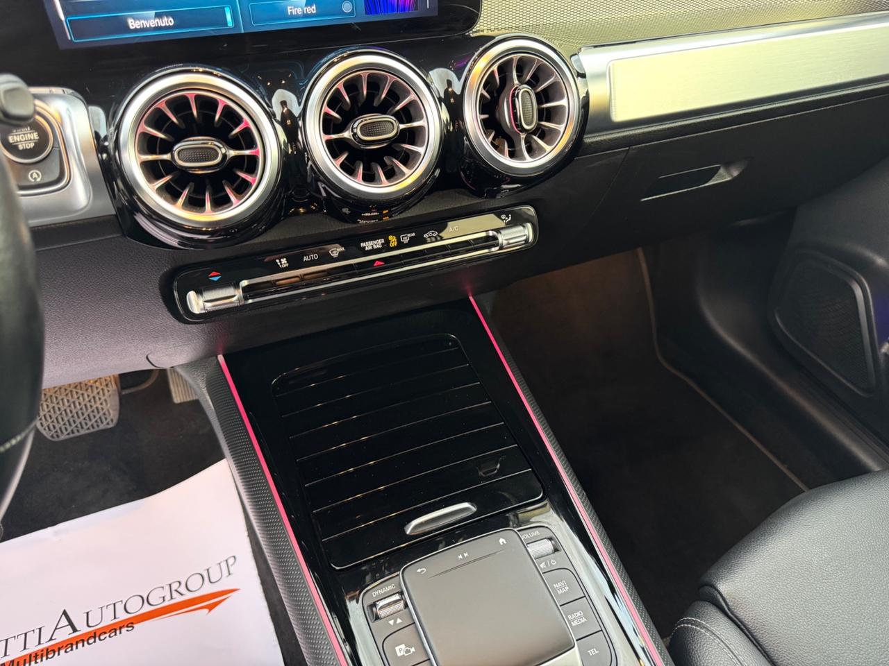 MERCEDES GLB 180d Sport - Luci Ambient Navi 18