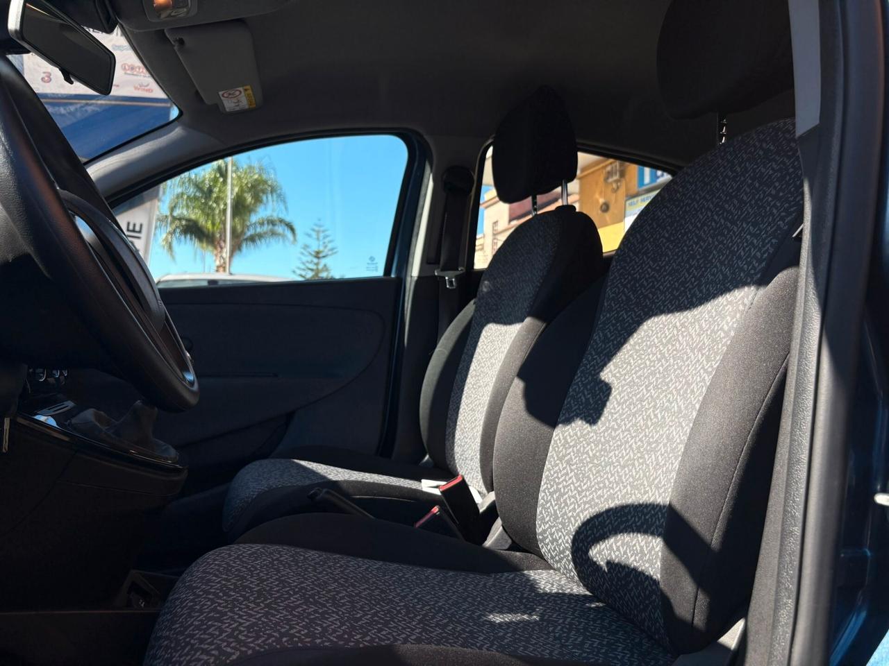 Lancia Ypsilon 1.0 FireFly 5 porte S&S Hybrid Silver