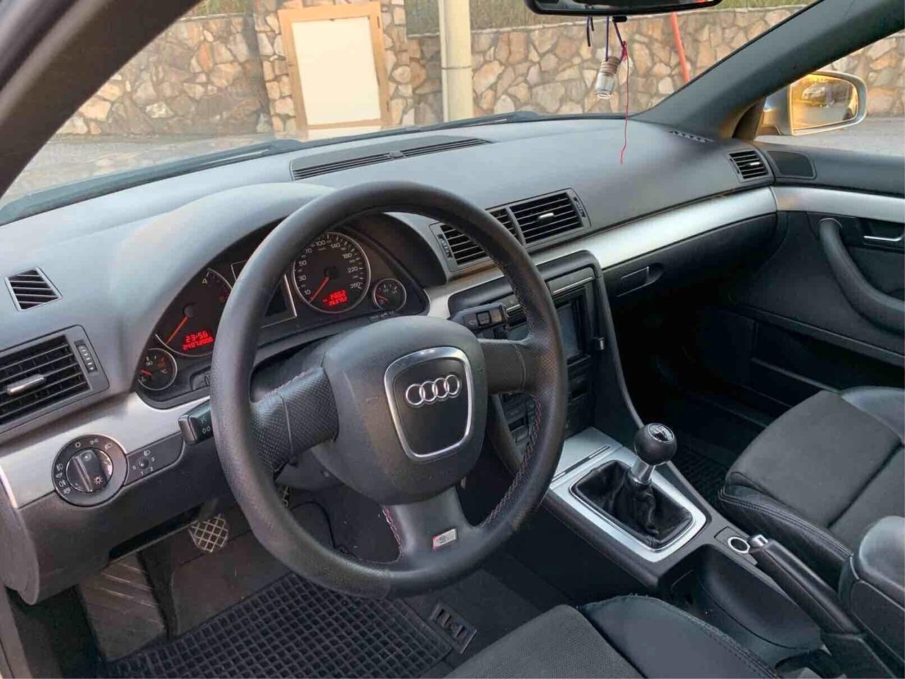 Audi A4 Avant 2.0 TDI S-Line