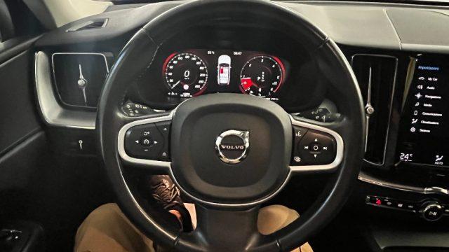 VOLVO XC60 B4 (d) AWD Geartronic Momentum