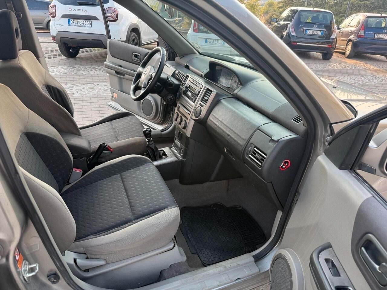 Nissan X-Trail 2.2 dCi 4x4 bloccaggio