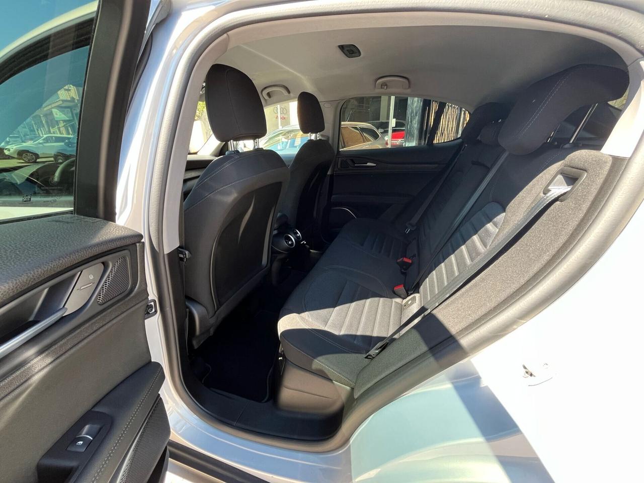 Alfa Romeo Stelvio 2.2 Turbodiesel 160 CV AT8 RWD Business