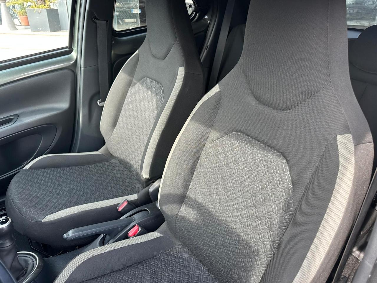 Toyota Aygo X 1.0 VVT-i 72 CV 5 porte Lounge Air NEOPATENTATI