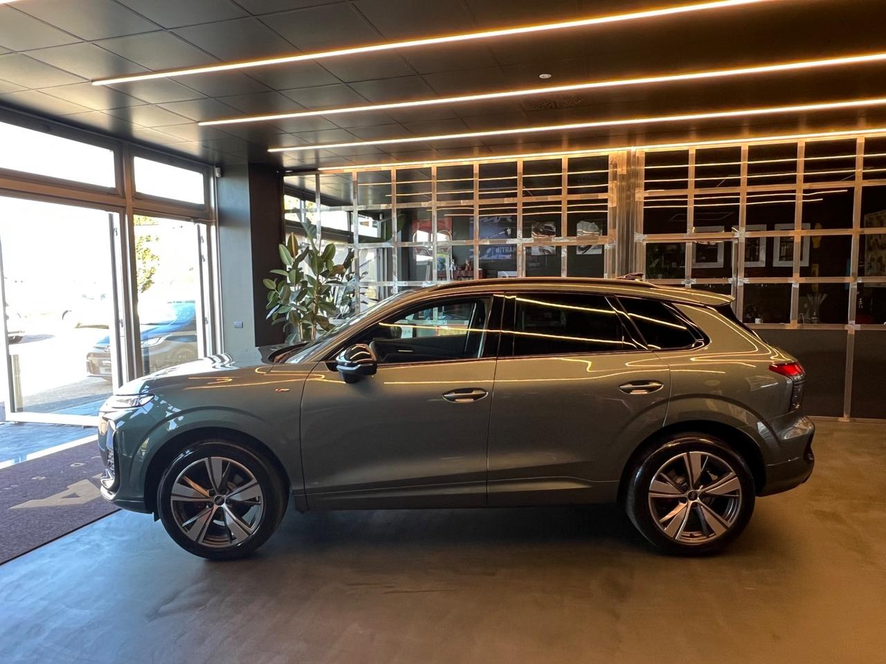 Audi Q3 S line edition quattro NUOVO MODELLO !