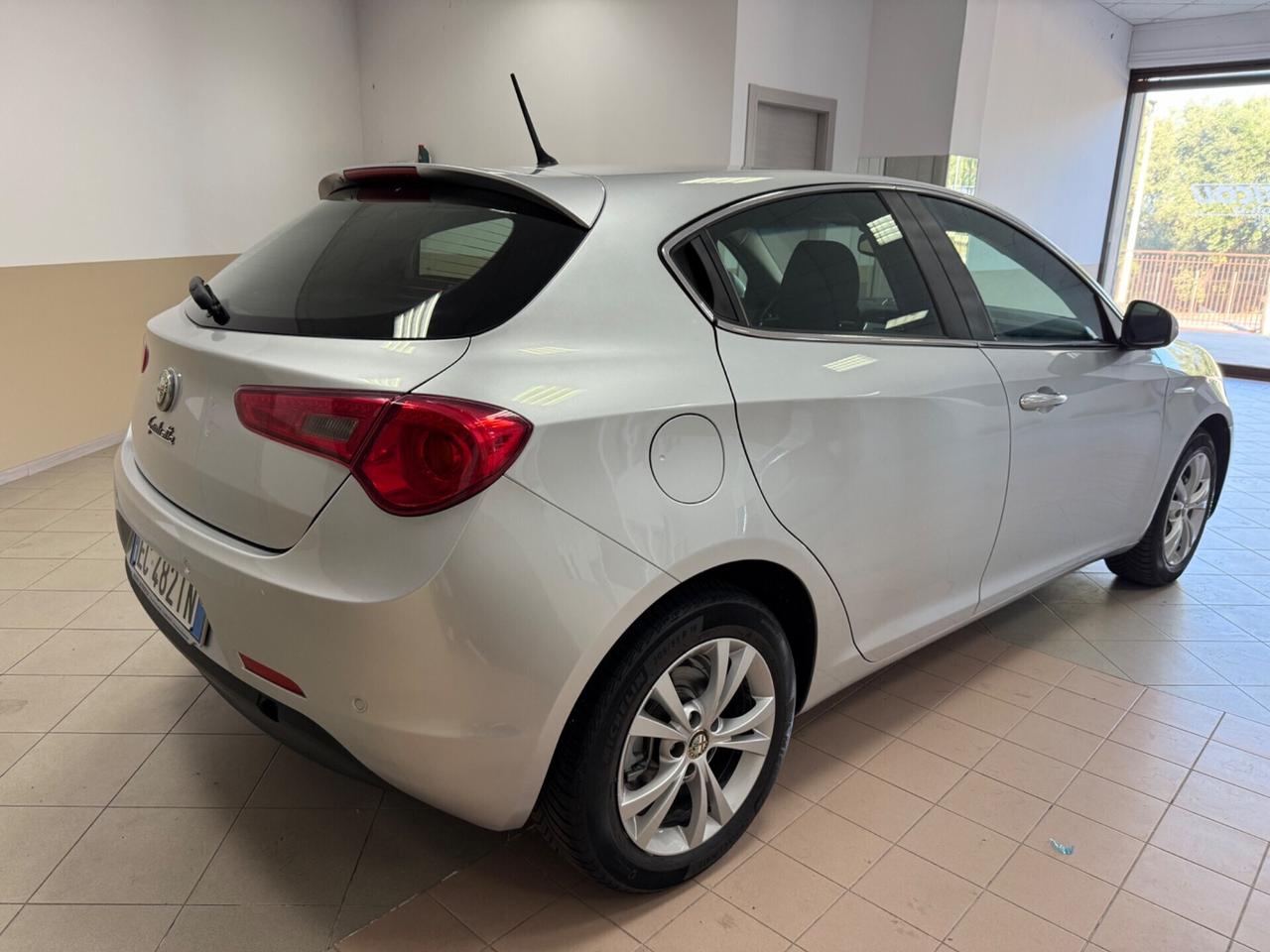Alfa Romeo Giulietta 1.6 JTDm-2 105 CV Distinctive