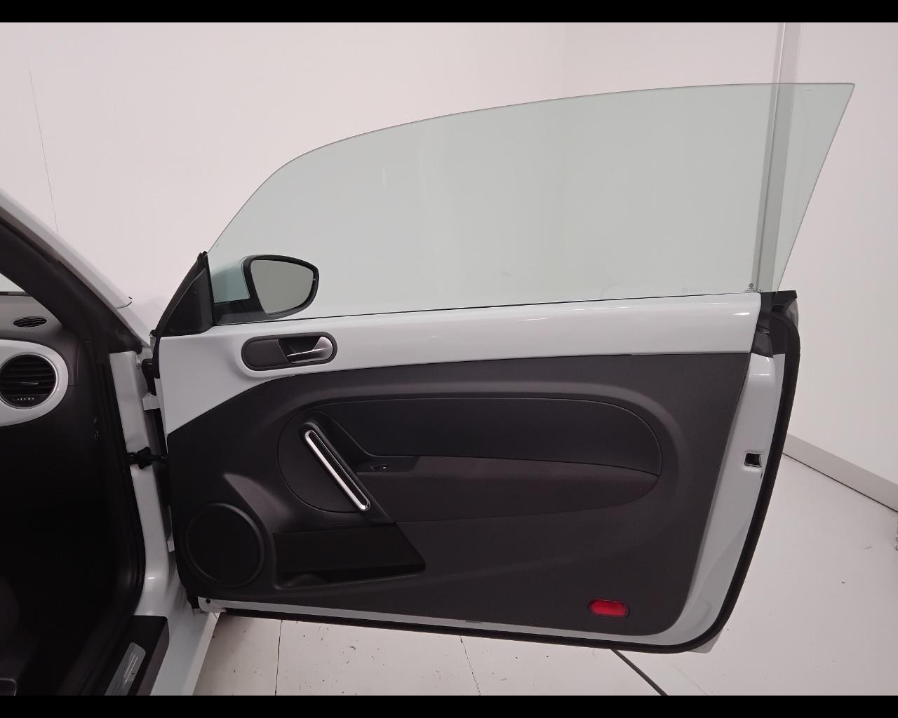 VOLKSWAGEN Maggiolino 2017 Cabrio - Maggiolino Cabrio 2.0 tdi Design 11