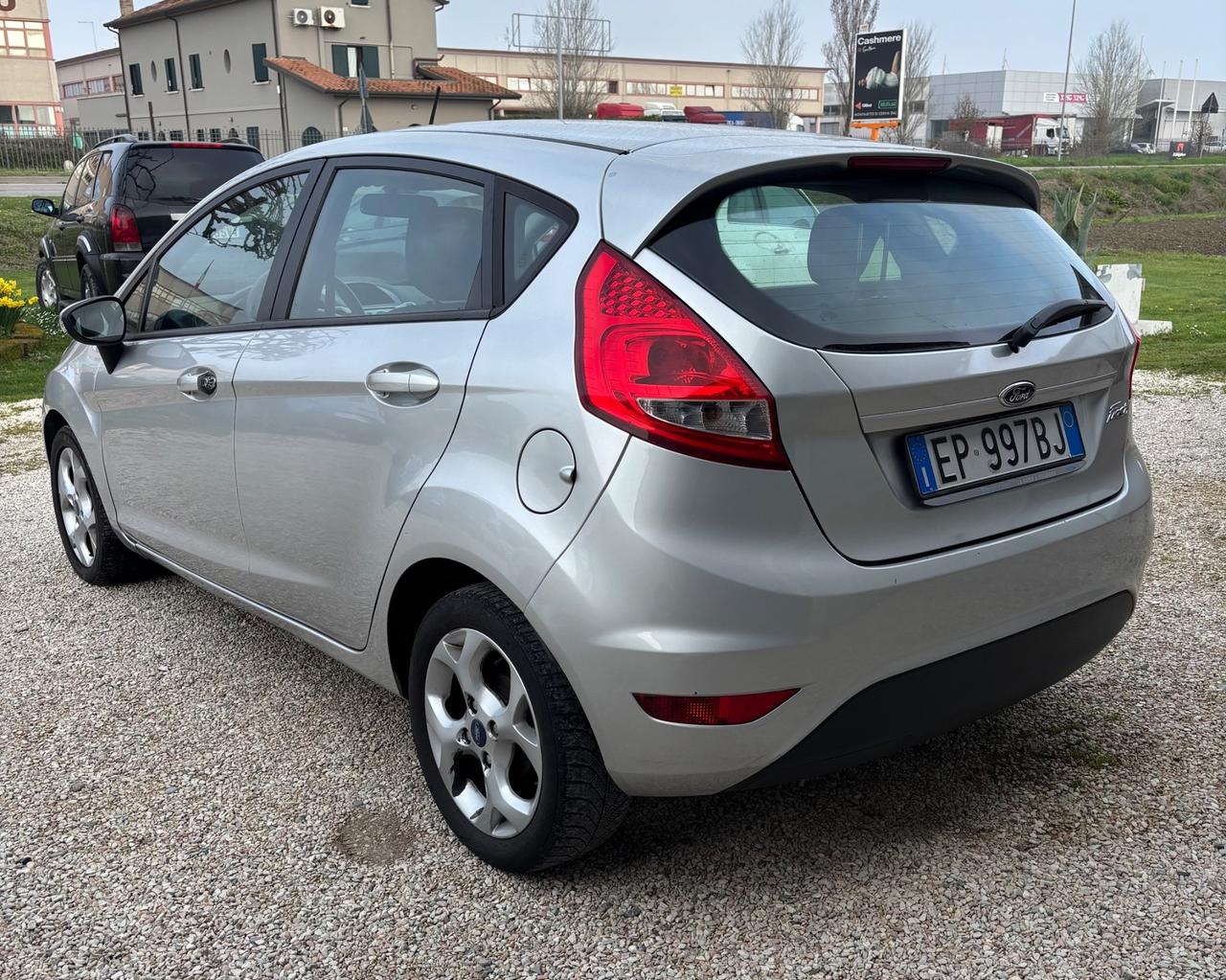Ford Fiesta 1.4 5 porte Bz.- GPL Titanium