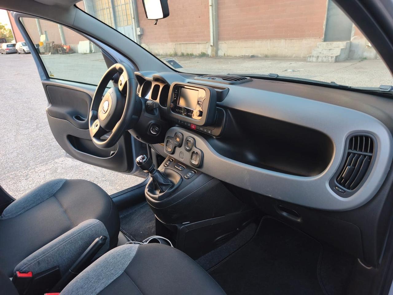 Fiat Panda 2022---1.0 Benzina Ibrida Neopatentati