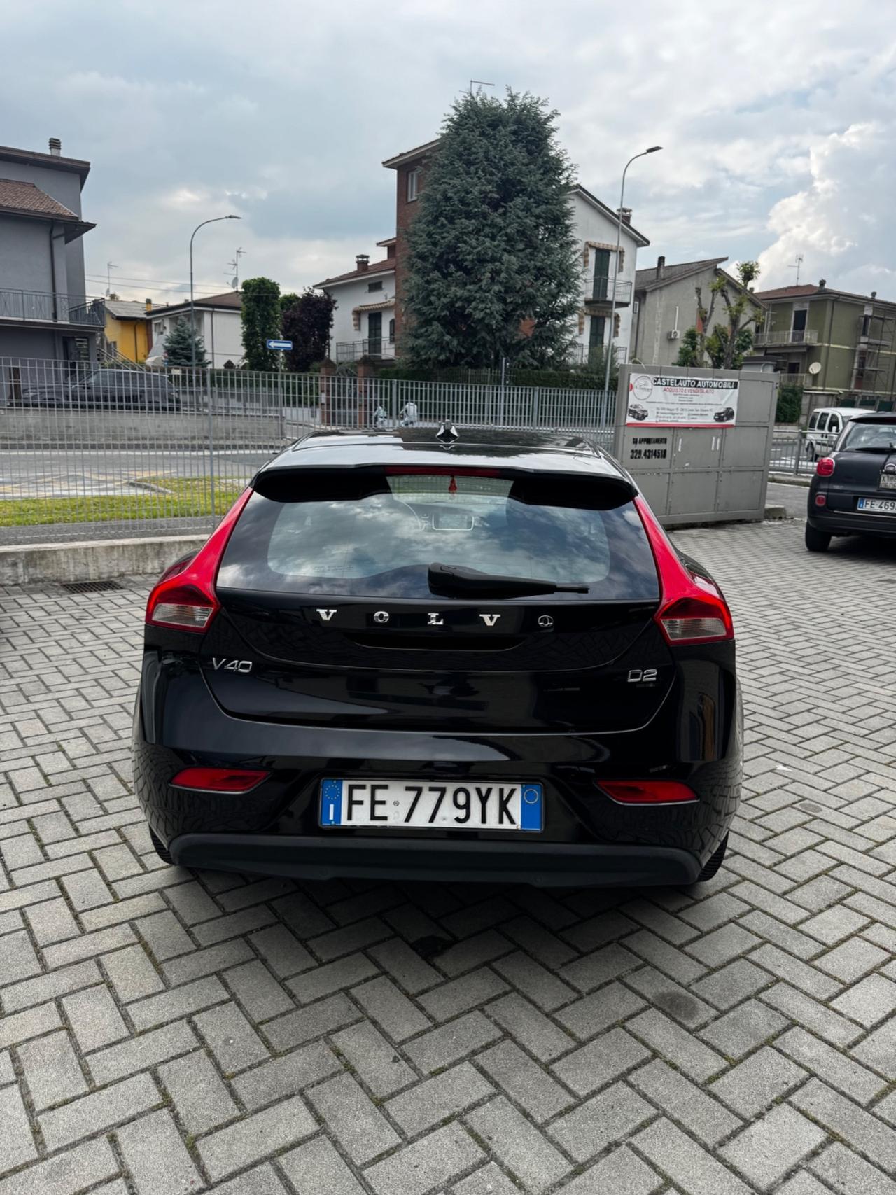 Volvo V40 D2 R-design Momentum